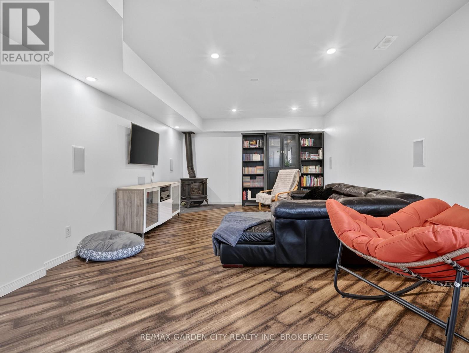 828 Foss Road, Pelham (Fenwick), ON - Indoor