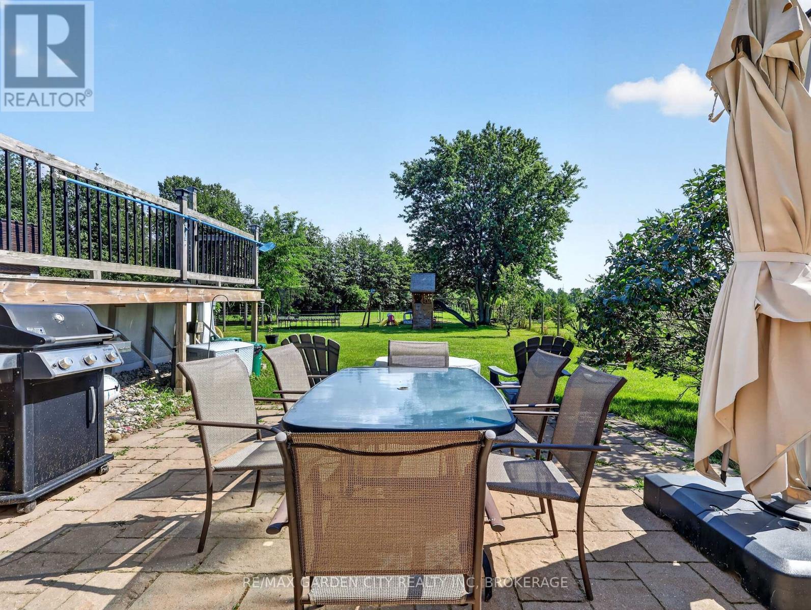 828 Foss Road, Pelham (Fenwick), ON - Outdoor With Deck Patio Veranda