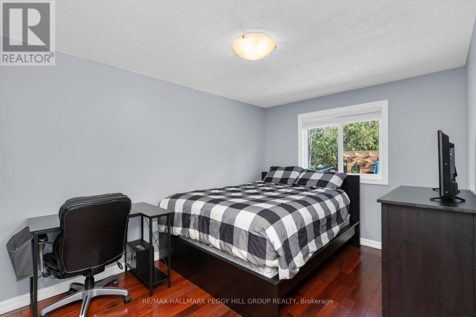 44 Knicely Road, Barrie, ON - Indoor Photo Showing Bedroom