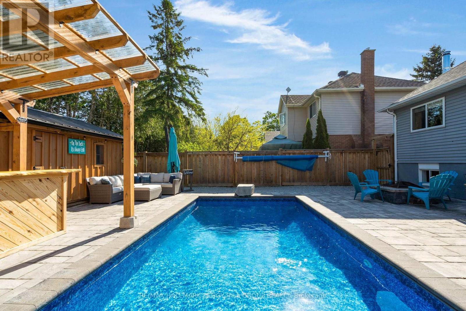 44 Knicely Road, Barrie, ON - Outdoor With In Ground Pool