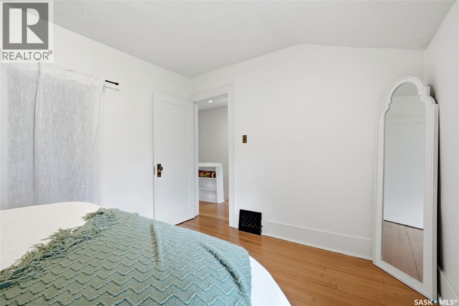 2273 Cameron Street, Regina, SK - Indoor Photo Showing Bedroom