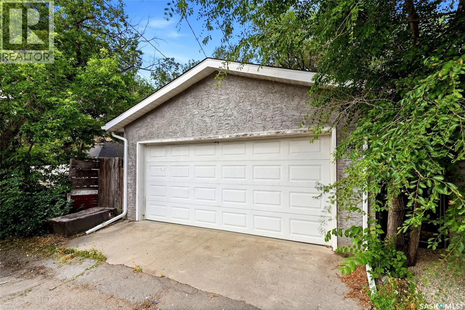 2273 Cameron Street, Regina, SK - Outdoor With Exterior