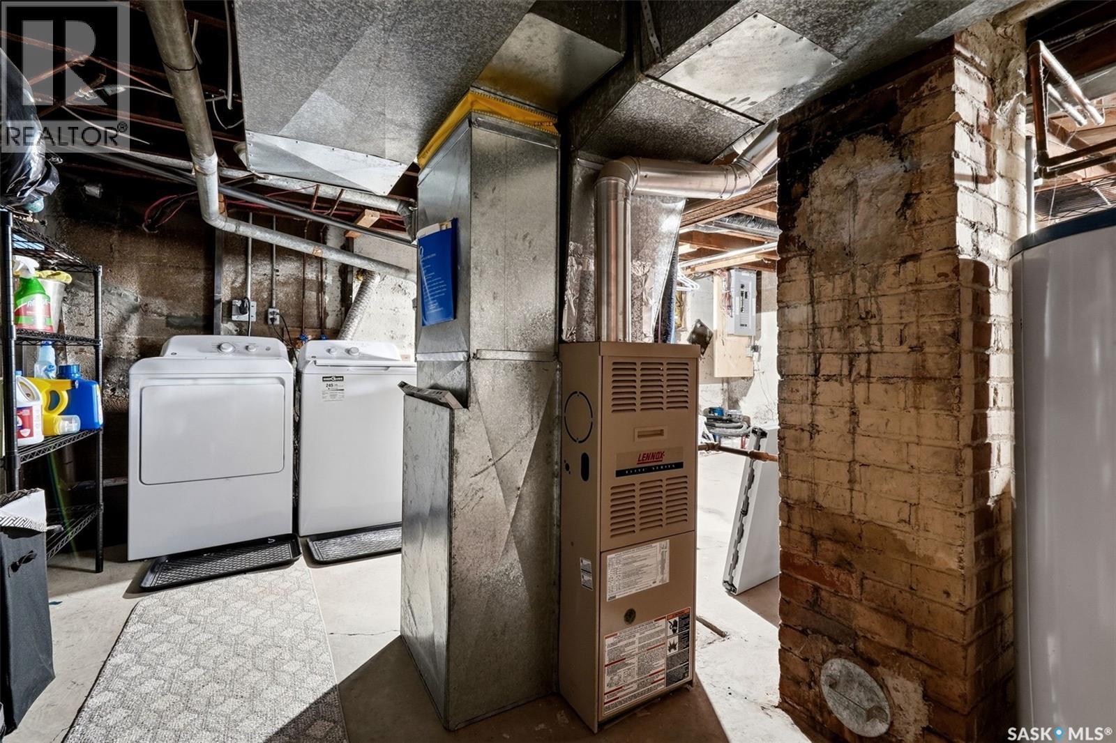 2273 Cameron Street, Regina, SK - Indoor Photo Showing Laundry Room