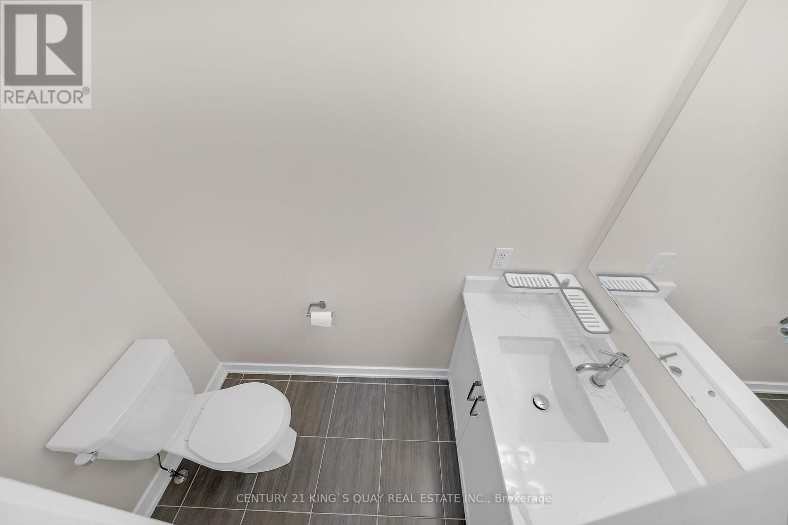 33 - 250 Finch Avenue, Pickering, ON - Indoor Photo Showing Bathroom