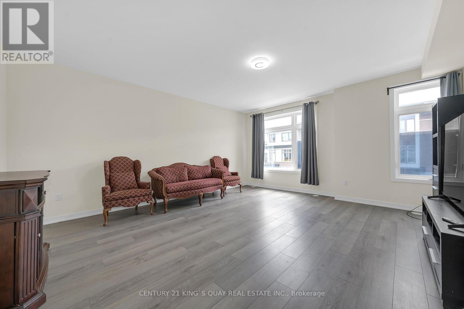 33 - 250 Finch Avenue, Pickering, ON - Indoor
