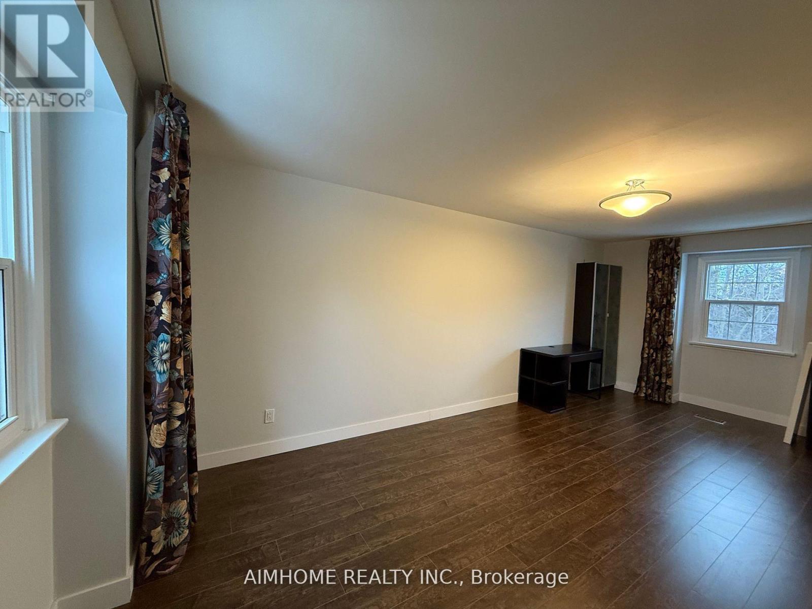 338 Steeles Avenue E, Markham, ON - Indoor