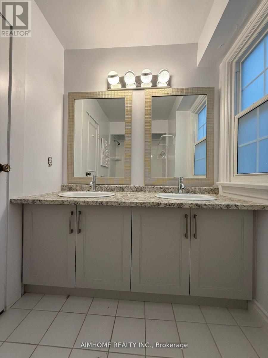 338 Steeles Avenue E, Markham, ON - Indoor Photo Showing Bathroom