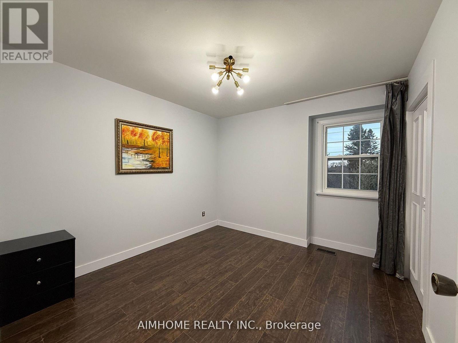 338 Steeles Avenue E, Markham, ON - Indoor Photo Showing Other Room