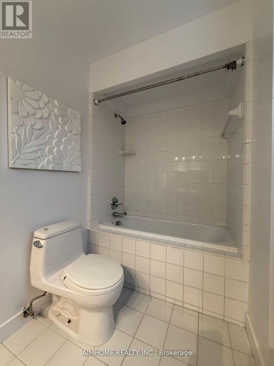 338 Steeles Avenue E, Markham, ON - Indoor Photo Showing Bathroom