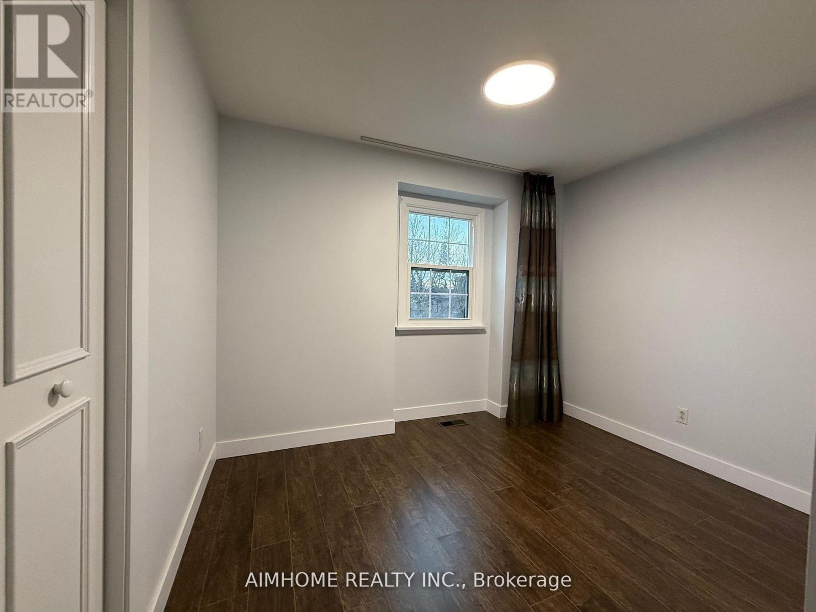 338 Steeles Avenue E, Markham, ON - Indoor Photo Showing Other Room