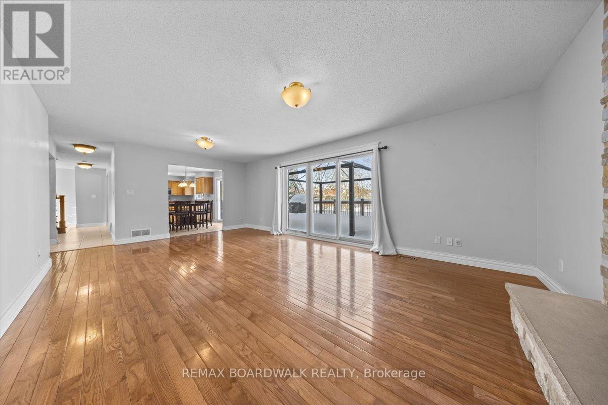 7089 Bush Drive, Ottawa, ON - Indoor Photo Showing Other Room
