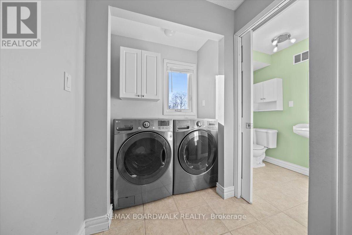7089 Bush Drive, Ottawa, ON - Indoor Photo Showing Laundry Room