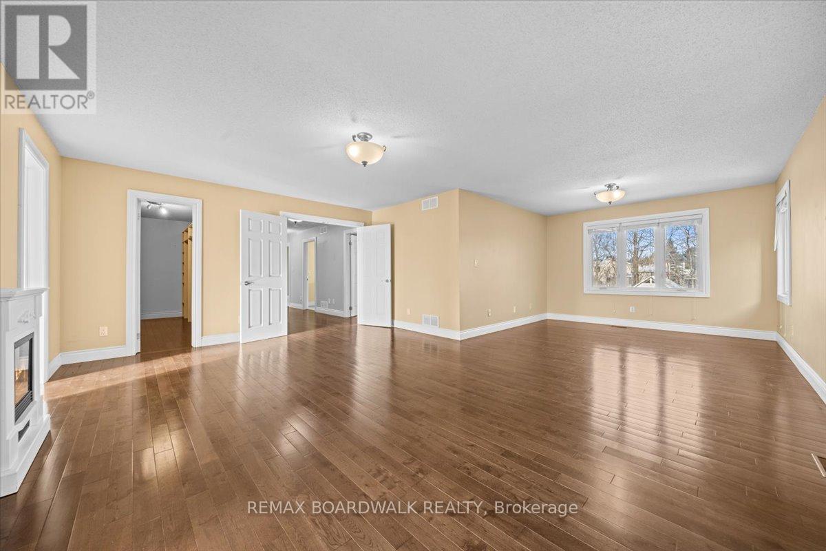 7089 Bush Drive, Ottawa, ON - Indoor Photo Showing Other Room