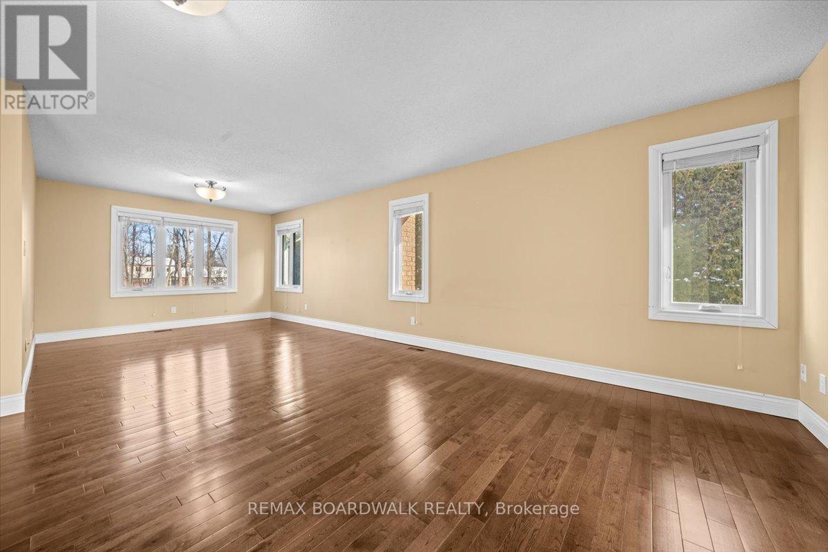 7089 Bush Drive, Ottawa, ON - Indoor Photo Showing Other Room