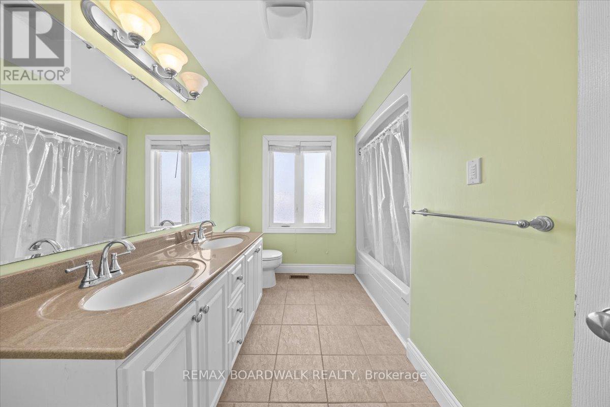 7089 Bush Drive, Ottawa, ON - Indoor Photo Showing Bathroom