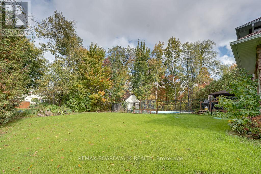 7089 Bush Drive, Ottawa, ON - Outdoor