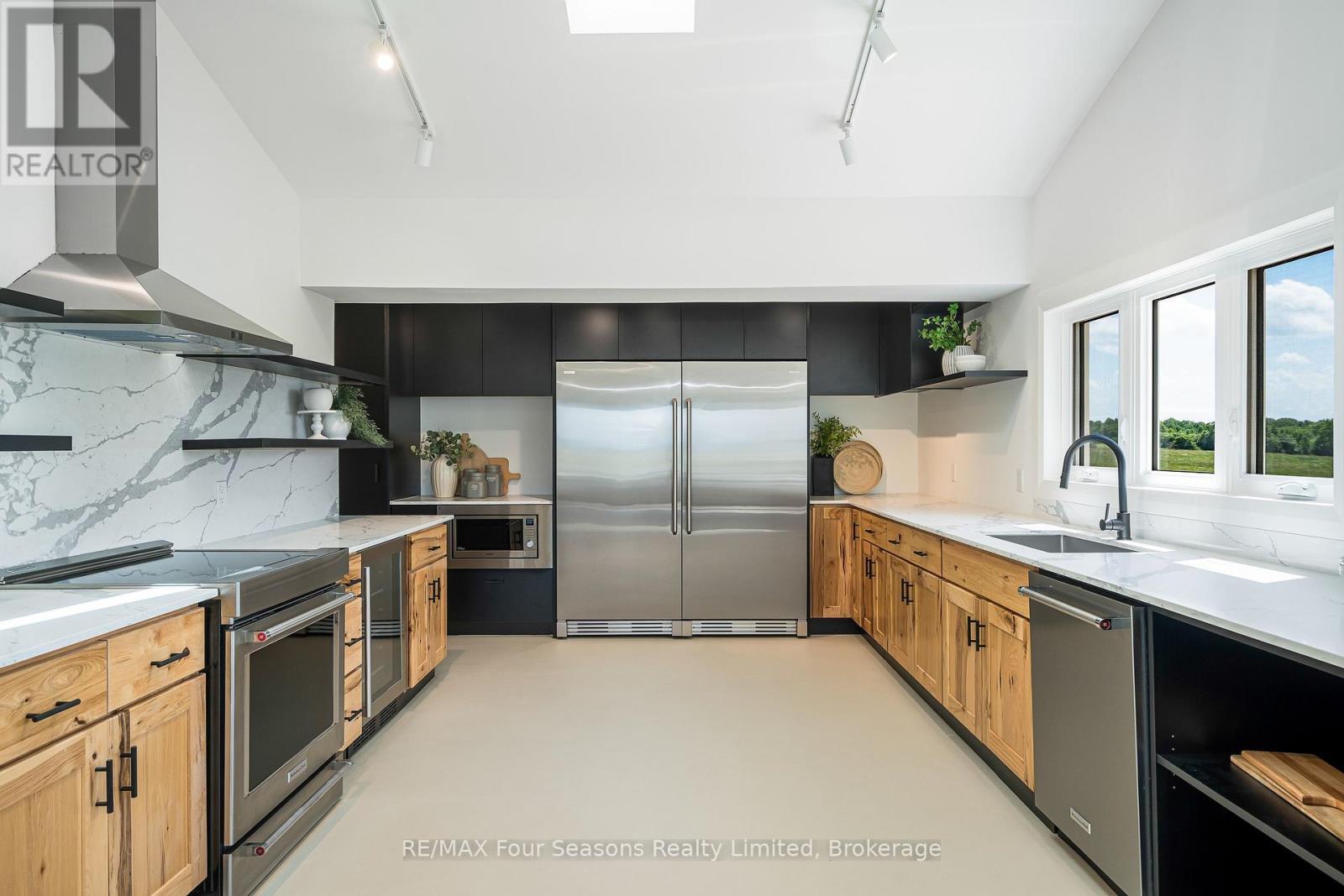 728454 21St Side Road, Blue Mountains, ON - Indoor Photo Showing Kitchen