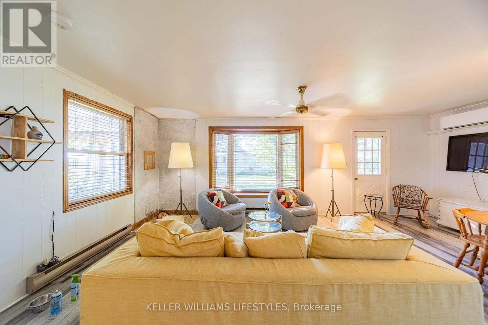 71214 Karen Drive, Bluewater (Hay), ON - Indoor Photo Showing Living Room