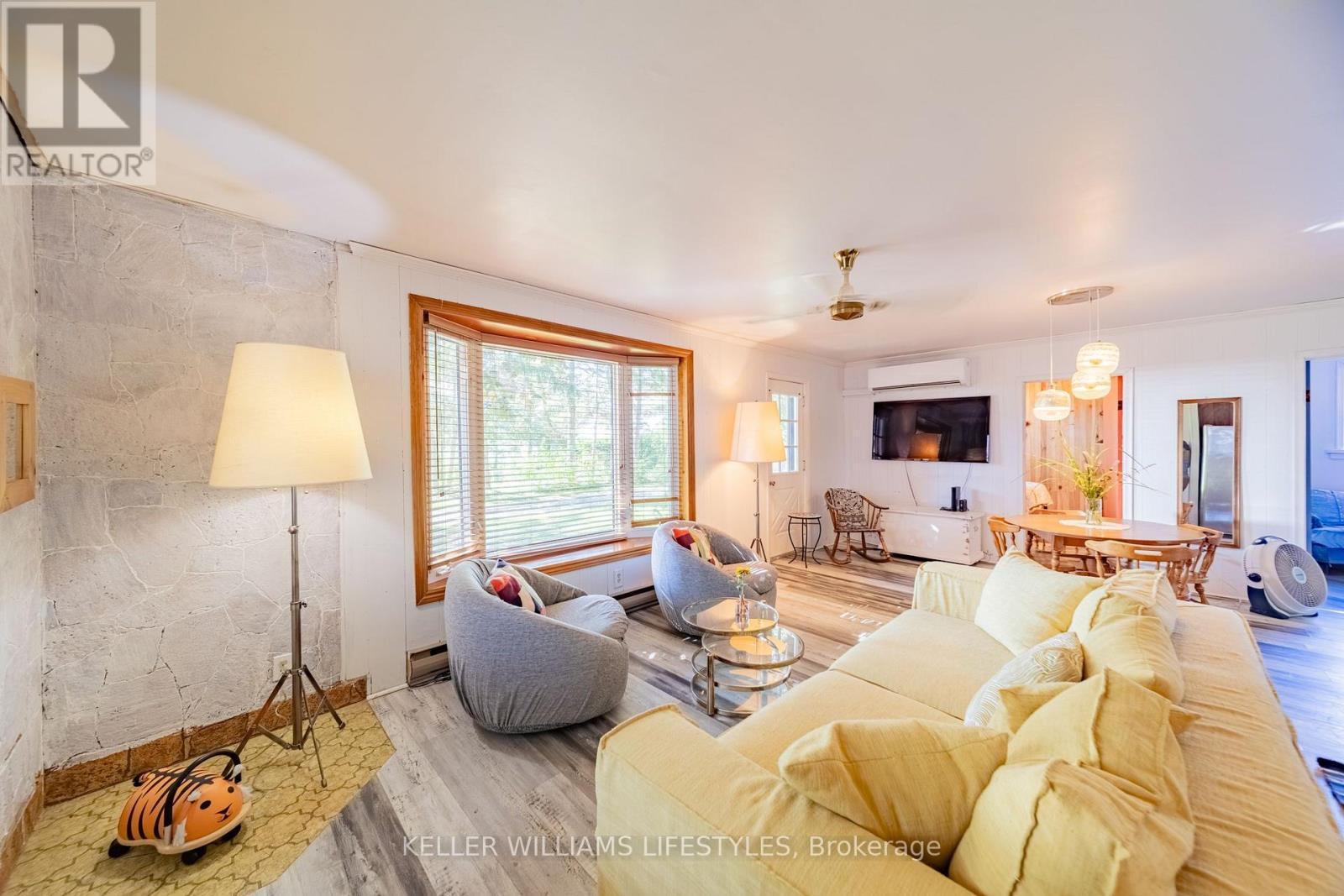 71214 Karen Drive, Bluewater (Hay), ON - Indoor Photo Showing Living Room