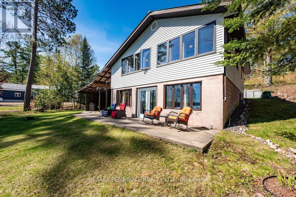 634 Goldfinch Way, Head, Clara And Maria, ON - Outdoor