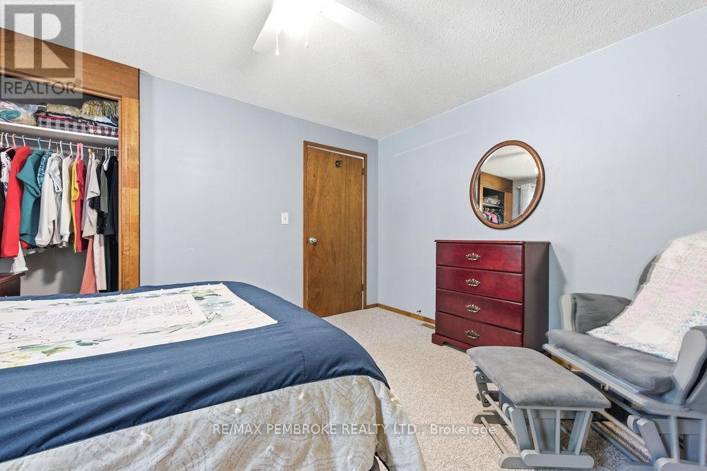 634 Goldfinch Way, Head, Clara And Maria, ON - Indoor Photo Showing Bedroom