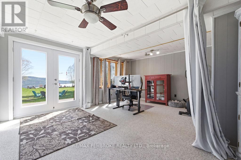634 Goldfinch Way, Head, Clara And Maria, ON - Indoor