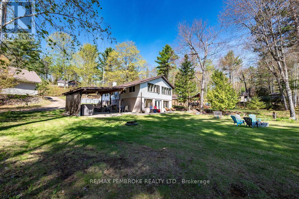 634 Goldfinch Way, Head, Clara And Maria, ON - Outdoor