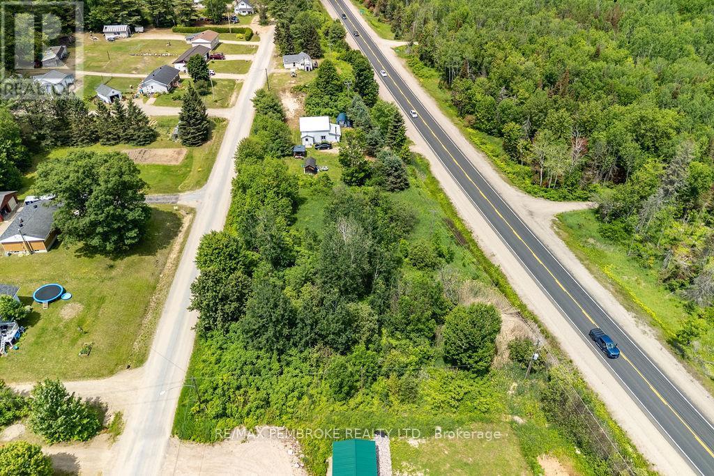00 Lance Road, Laurentian Hills, ON