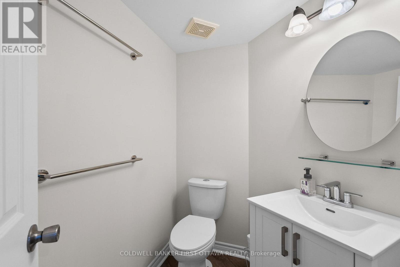 366 Wiffen Private, Ottawa, ON - Indoor Photo Showing Bathroom