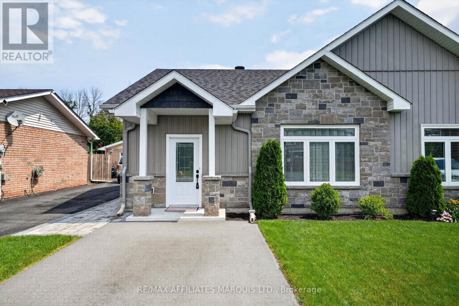 5401 Woodlands Road, South Stormont, ON - Outdoor With Facade