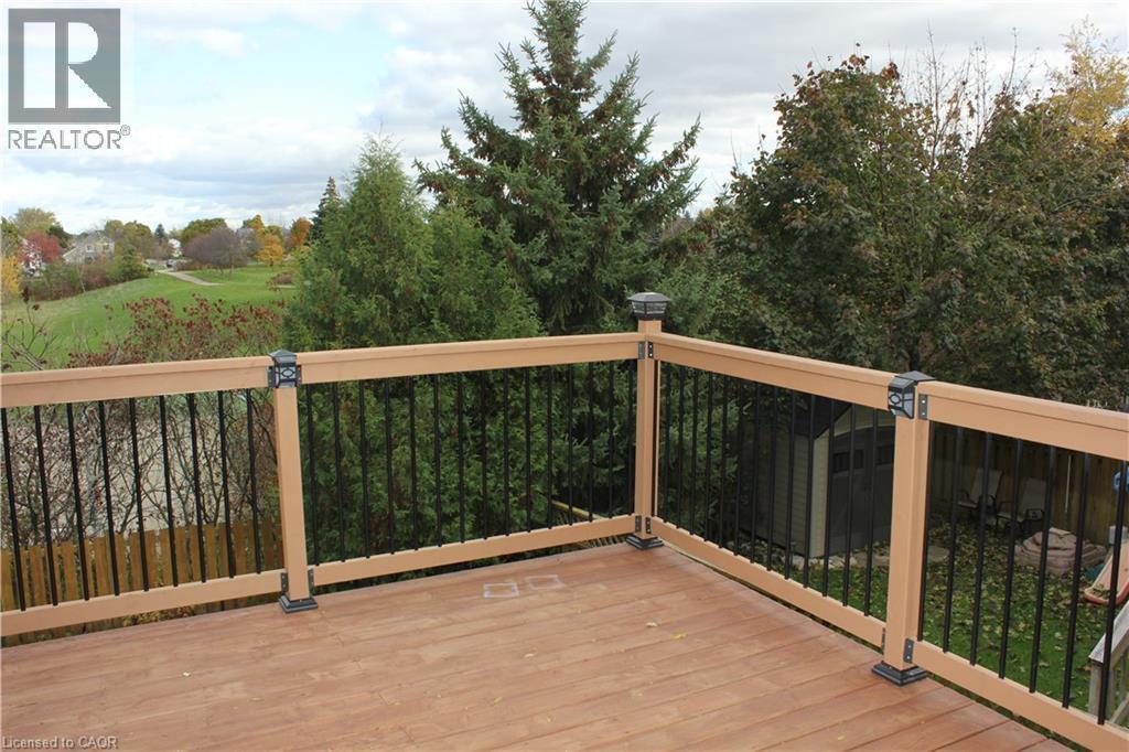 184 Northampton Crescent Unit# B, Waterloo, ON - Outdoor