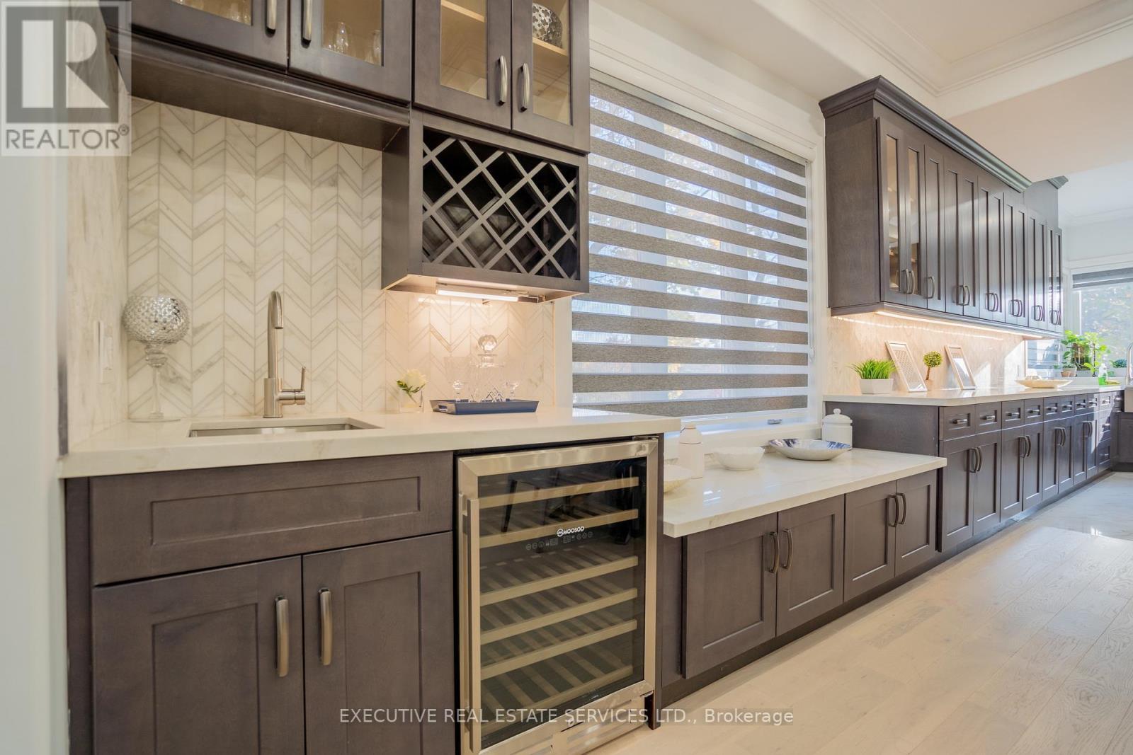 1138 Garden Road, Mississauga, ON - Indoor Photo Showing Kitchen