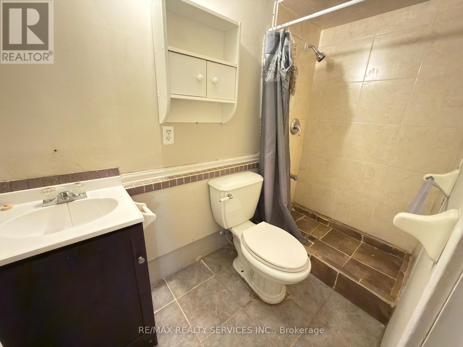 13 Wickstead Court, Brampton, ON - Indoor Photo Showing Bathroom