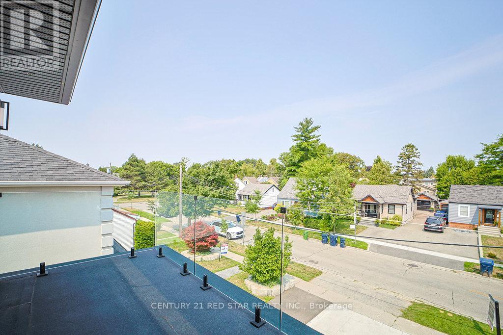 1 Frankwood Road, Toronto, ON - Outdoor