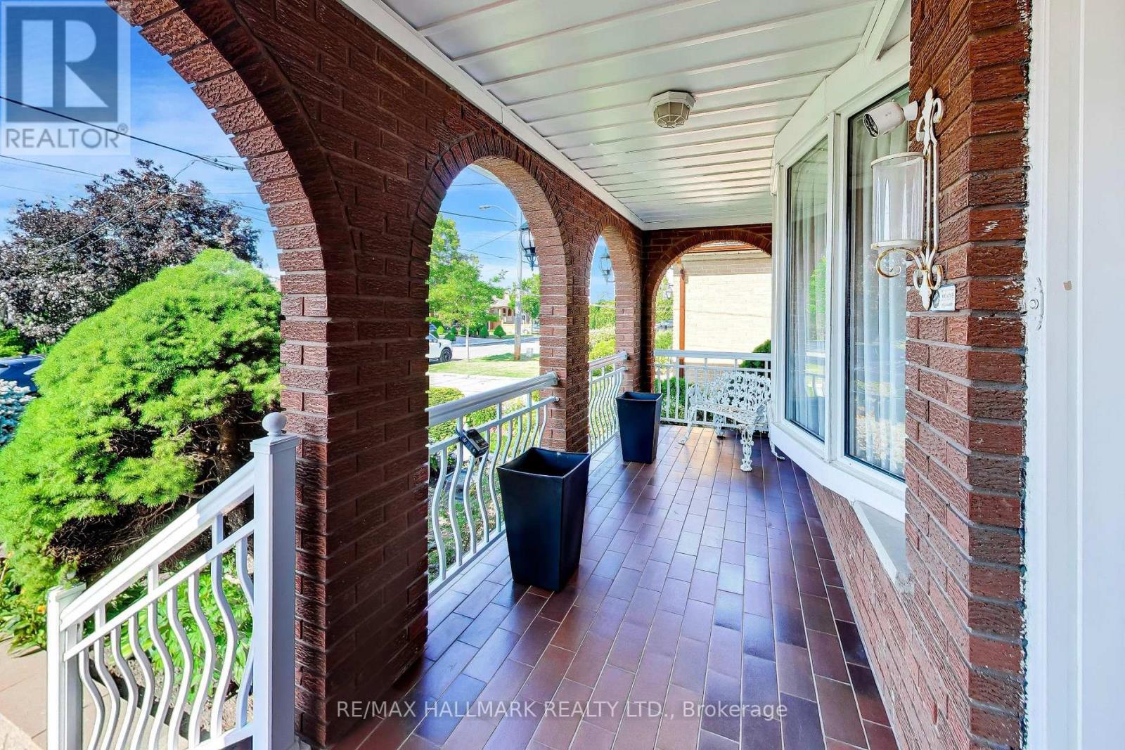 5 Byworth Boulevard, Toronto, ON - Outdoor With Exterior