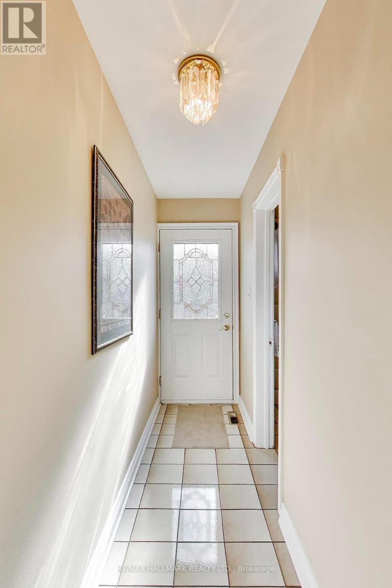 5 Byworth Boulevard, Toronto, ON - Indoor Photo Showing Other Room