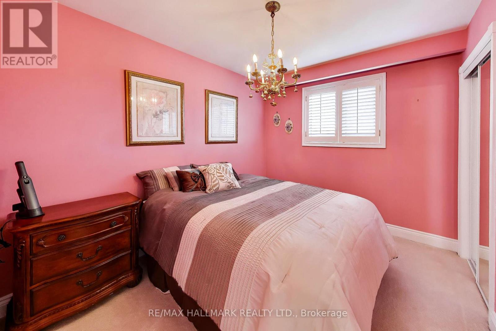 5 Byworth Boulevard, Toronto, ON - Indoor Photo Showing Bedroom