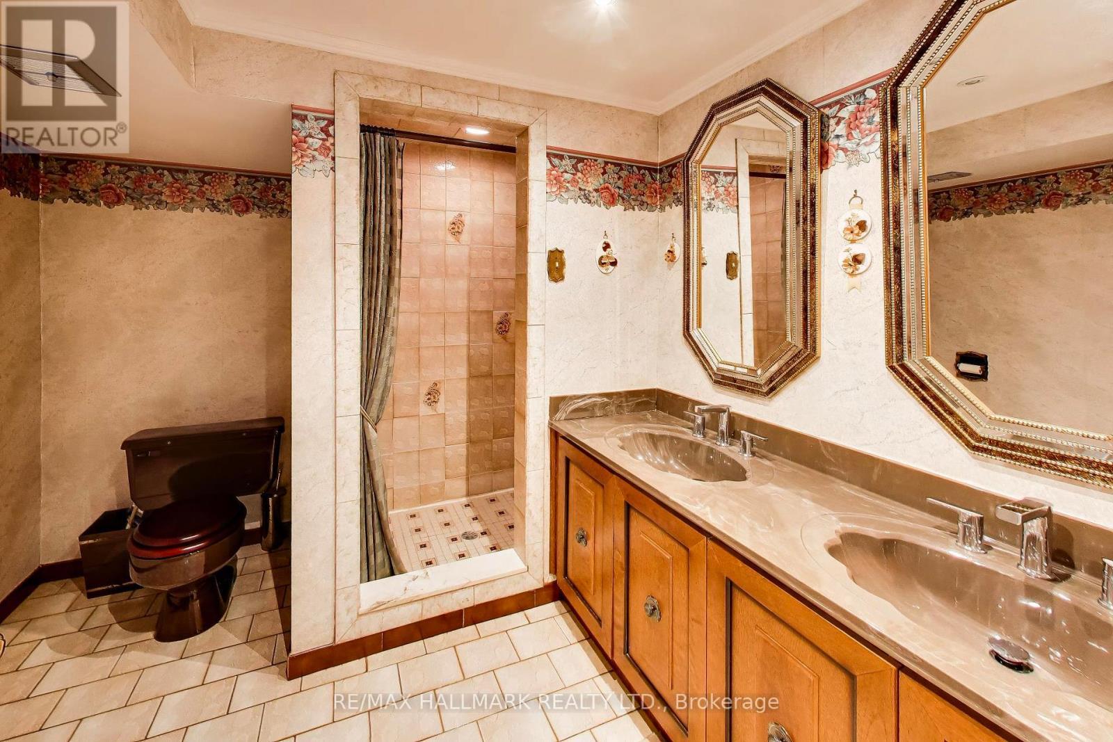 5 Byworth Boulevard, Toronto, ON - Indoor Photo Showing Bathroom