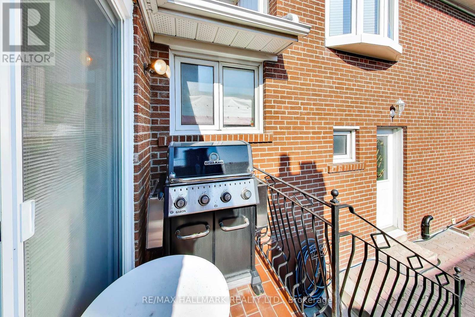 5 Byworth Boulevard, Toronto, ON - Outdoor With Exterior