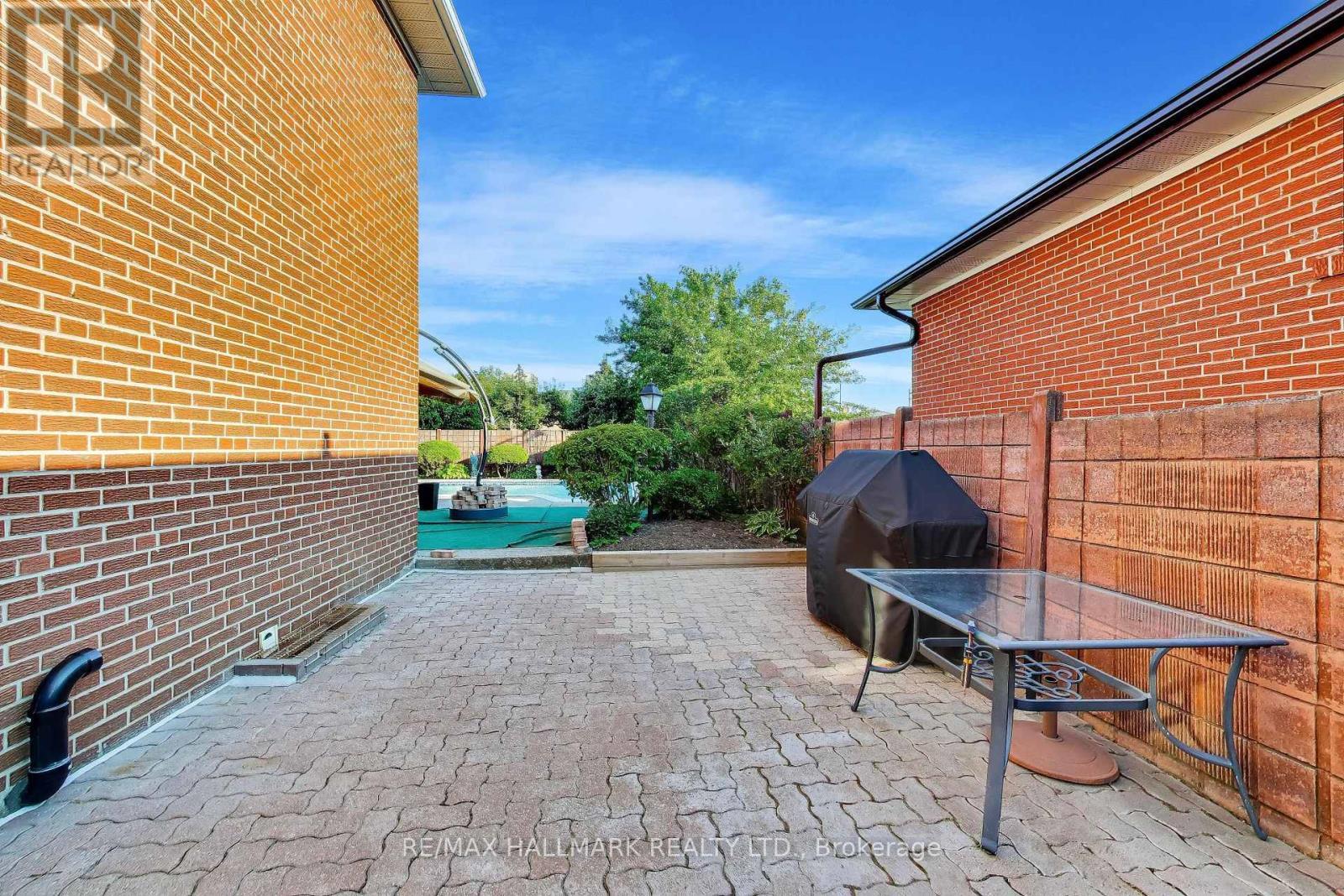 5 Byworth Boulevard, Toronto, ON - Outdoor With Exterior