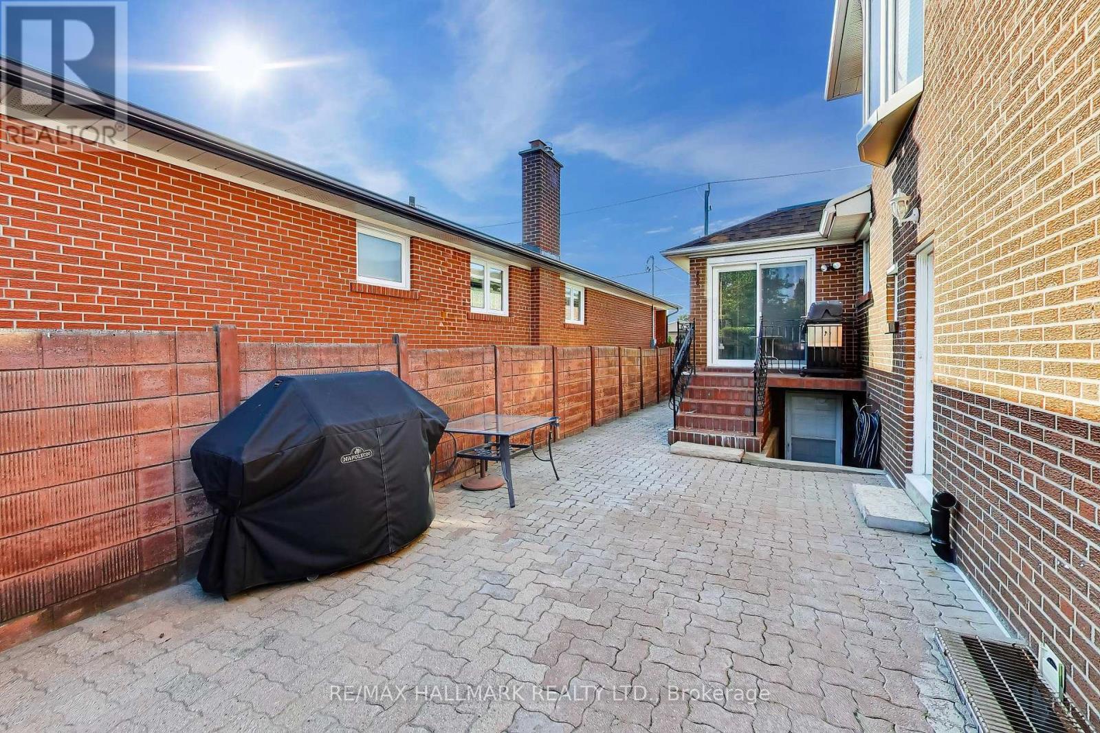 5 Byworth Boulevard, Toronto, ON - Outdoor With Exterior