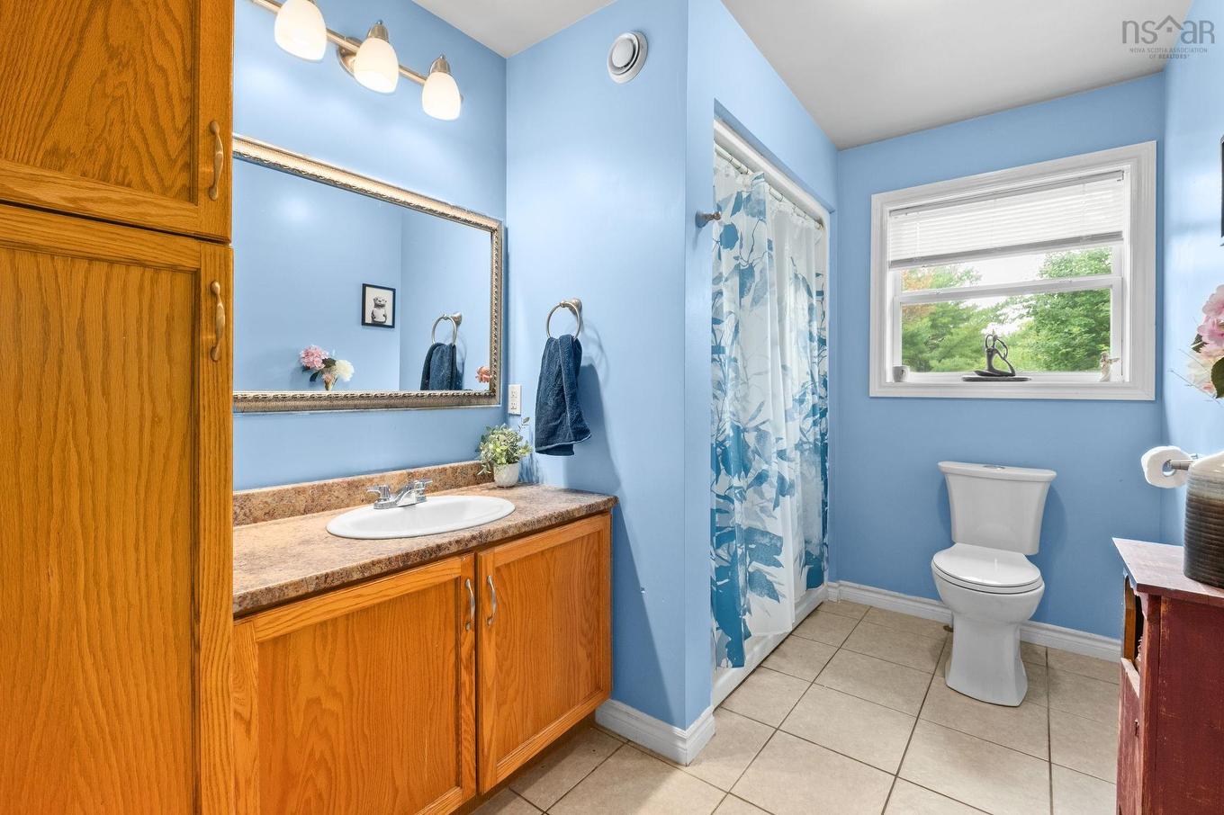 166 Dalrymple Drive, Nine Mile River, NS - Indoor Photo Showing Bathroom