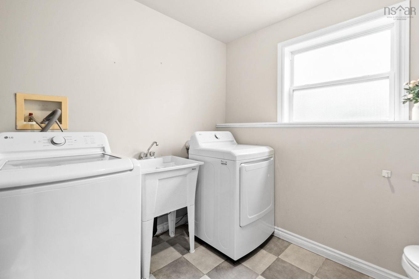 166 Dalrymple Drive, Nine Mile River, NS - Indoor Photo Showing Laundry Room