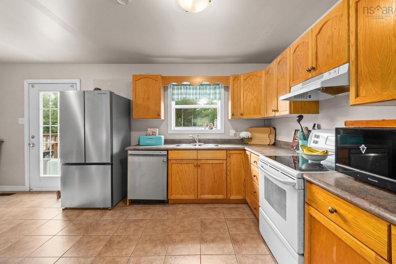 166 Dalrymple Drive, Nine Mile River, NS - Indoor Photo Showing Kitchen With Double Sink