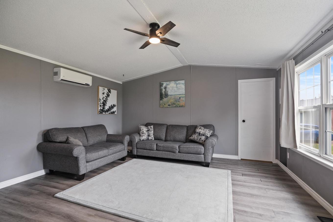 1524 Freetown Road, Freetown, PE - Indoor Photo Showing Living Room