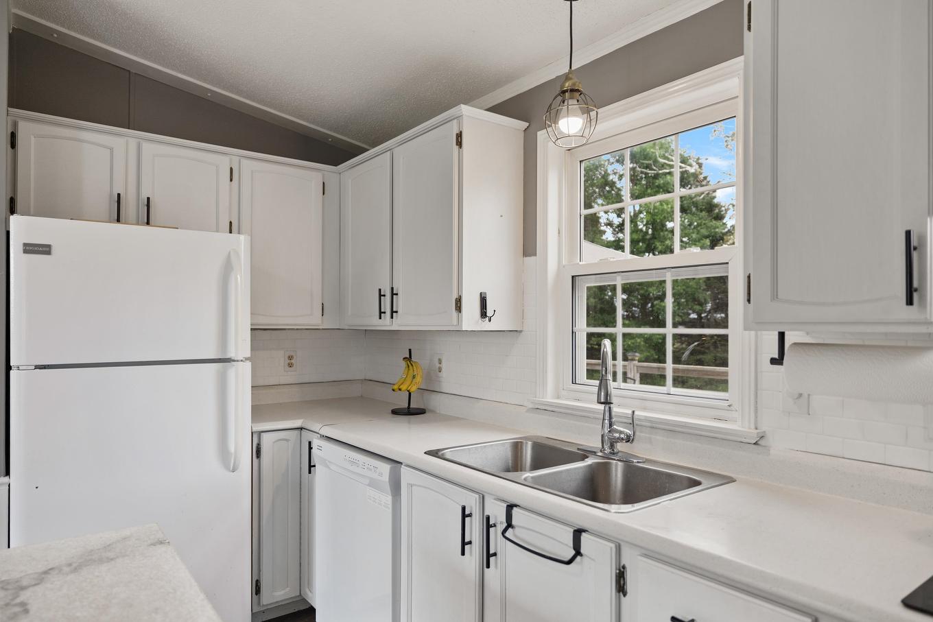 1524 Freetown Road, Freetown, PE - Indoor Photo Showing Kitchen With Double Sink