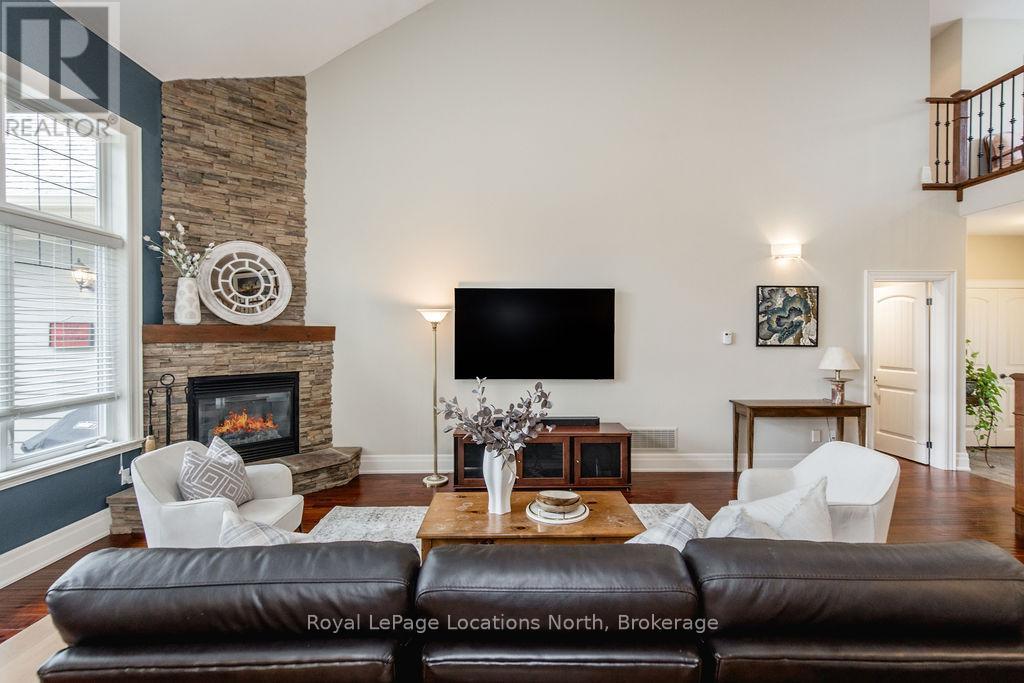 119 Earl Street, Wasaga Beach, ON - Indoor Photo Showing Living Room With Fireplace