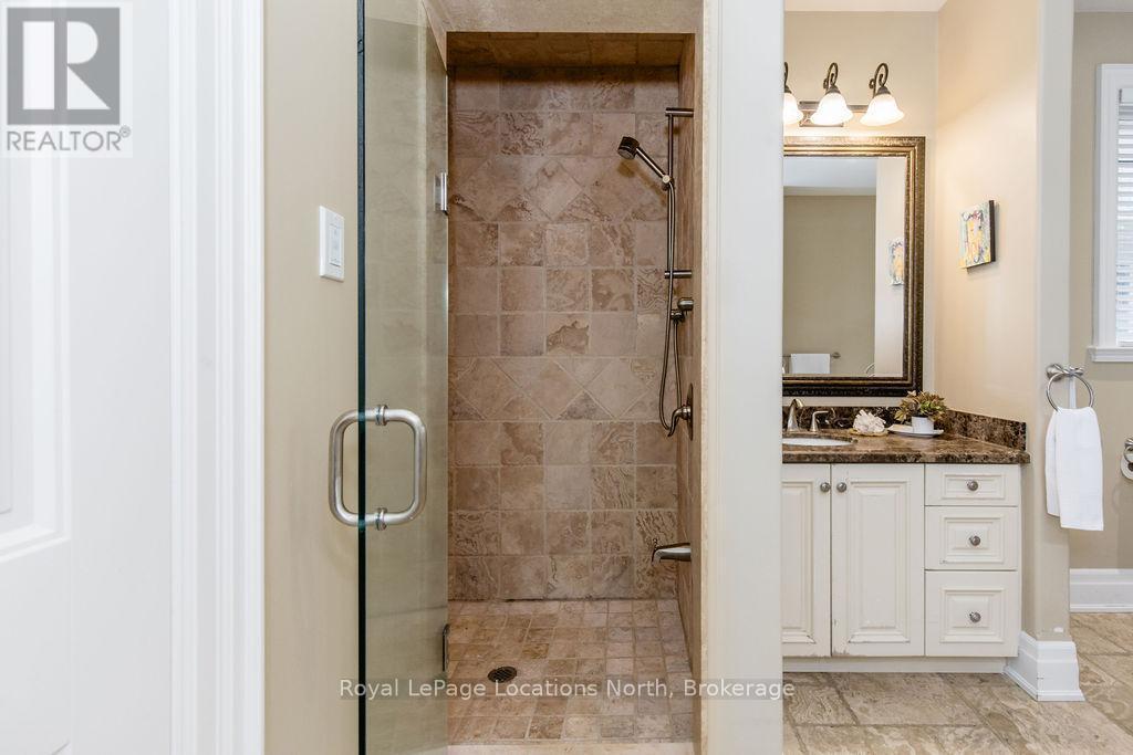 119 Earl Street, Wasaga Beach, ON - Indoor Photo Showing Bathroom