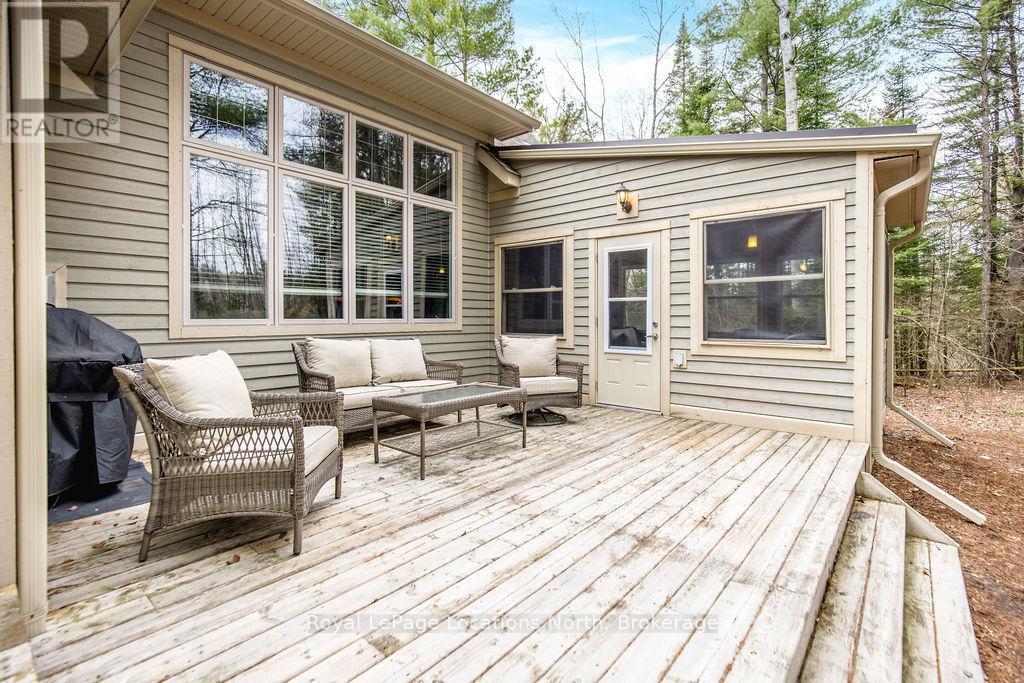 119 Earl Street, Wasaga Beach, ON - Outdoor With Deck Patio Veranda