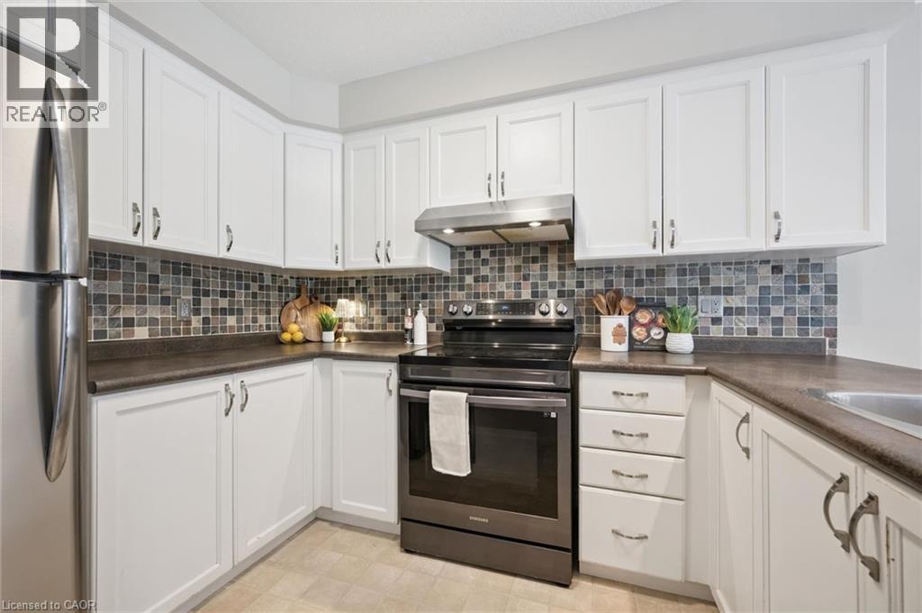 56 Henhoeffer Crescent, Kitchener, ON - Indoor Photo Showing Kitchen